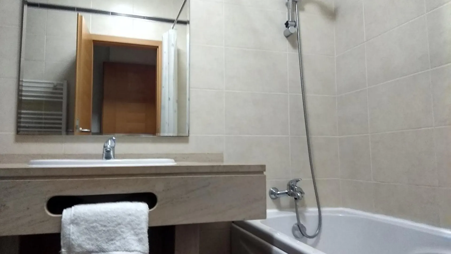 Meia Praia Top Floor Apartment Lagos