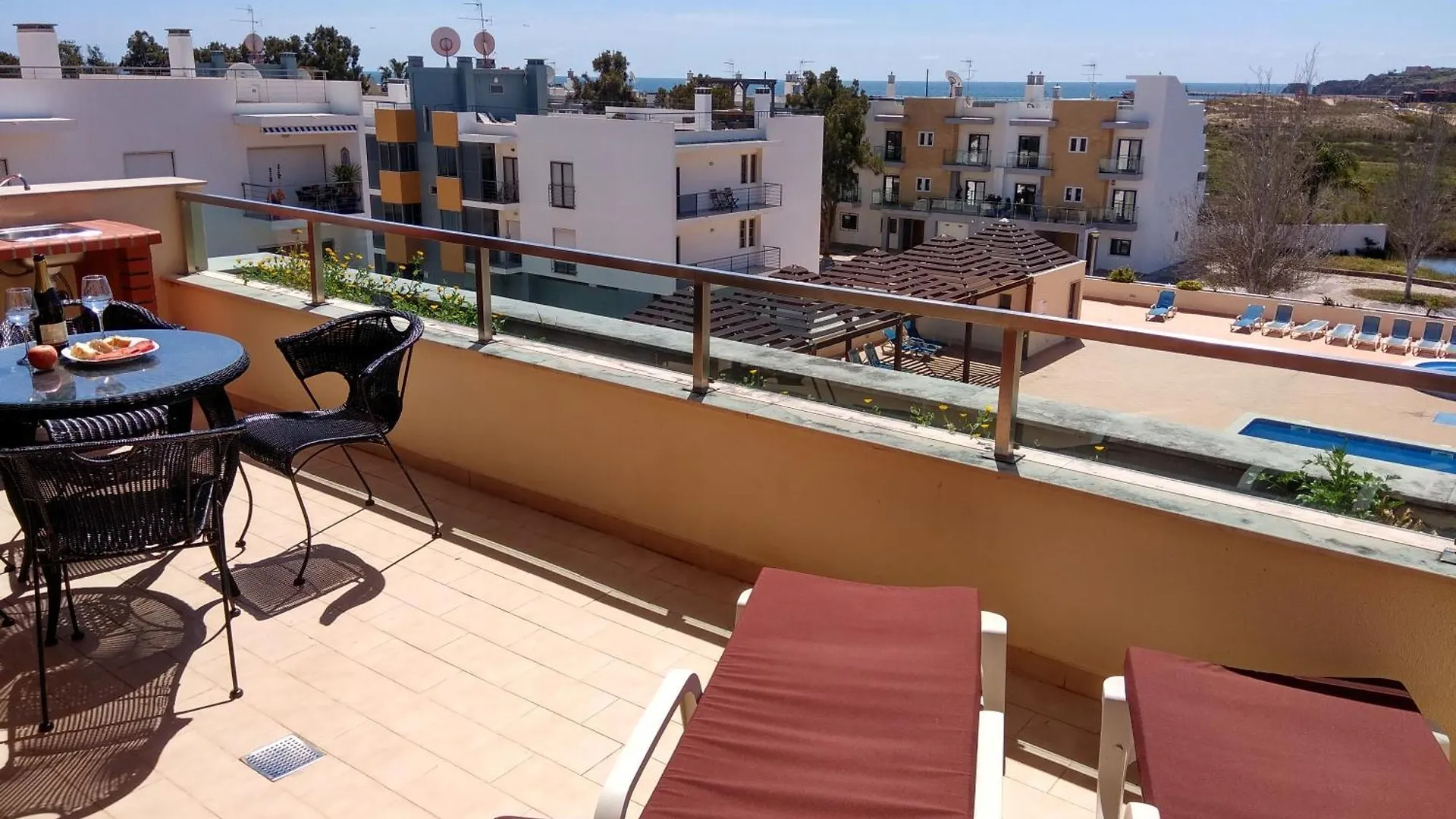 Meia Praia Top Floor Apartment Lagos Portugal