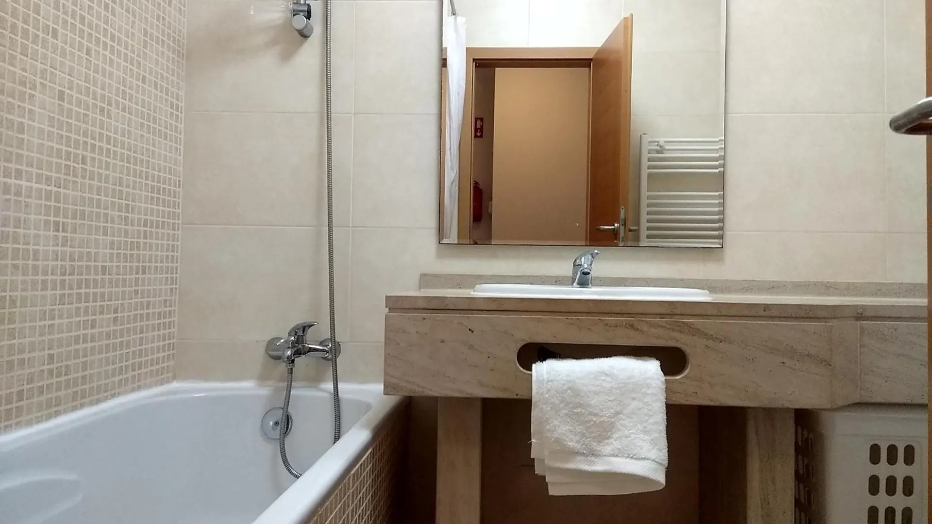 Meia Praia Top Floor Apartment Lagos